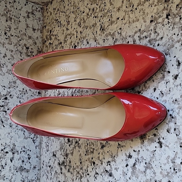 Valentino Garavani Red pumps EU sz 40 - Picture 2 of 10